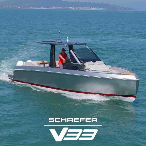 Schaefer V33: 33 ft of luxury and performance. Ideal for Canadian waters. Modern design, advanced features. Perfect for day trips and weekend getaways.