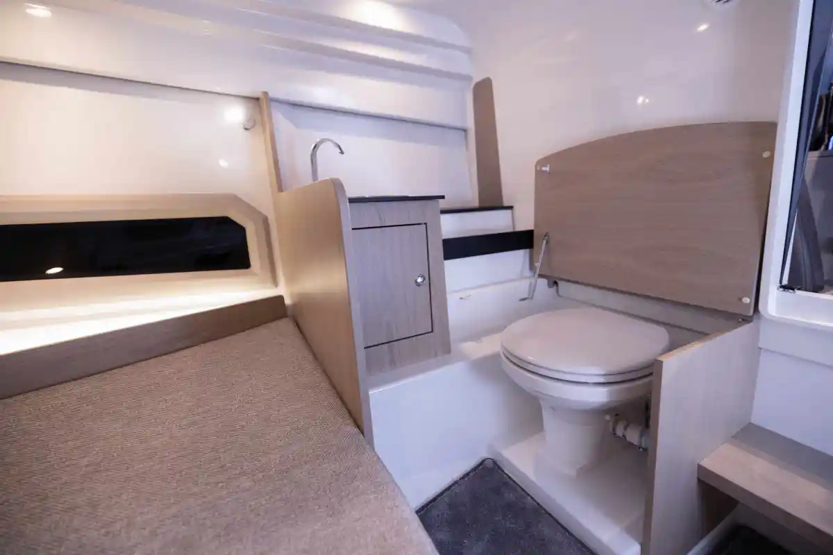 quarken-27-t-top-toilet-area