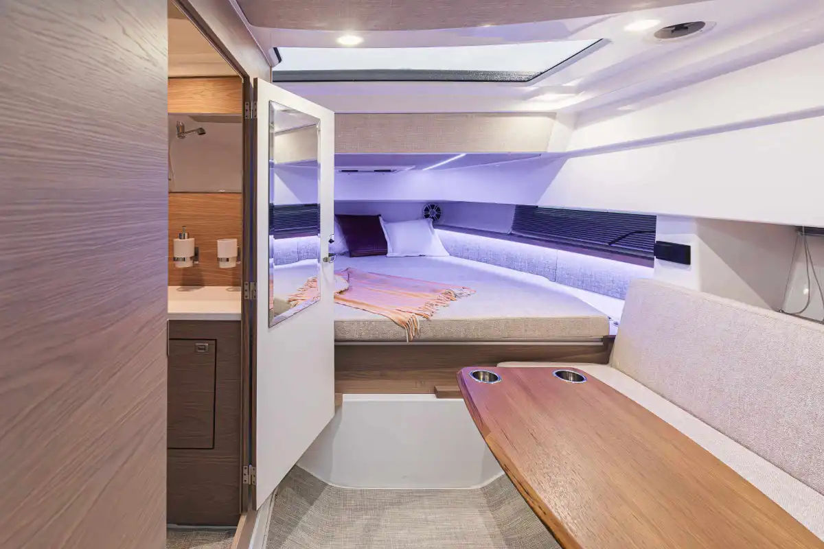 quarken-35-cabin-tourer-forward-cabin