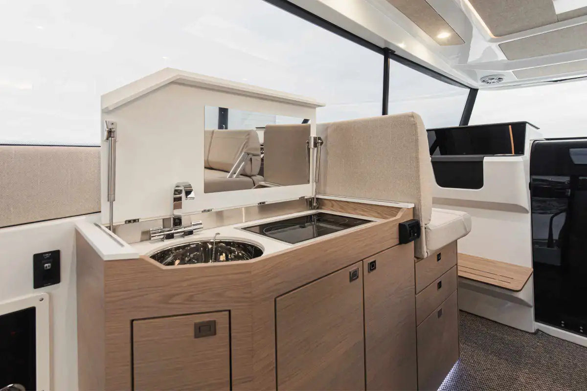 quarken-35-cabin-tourer-galley
