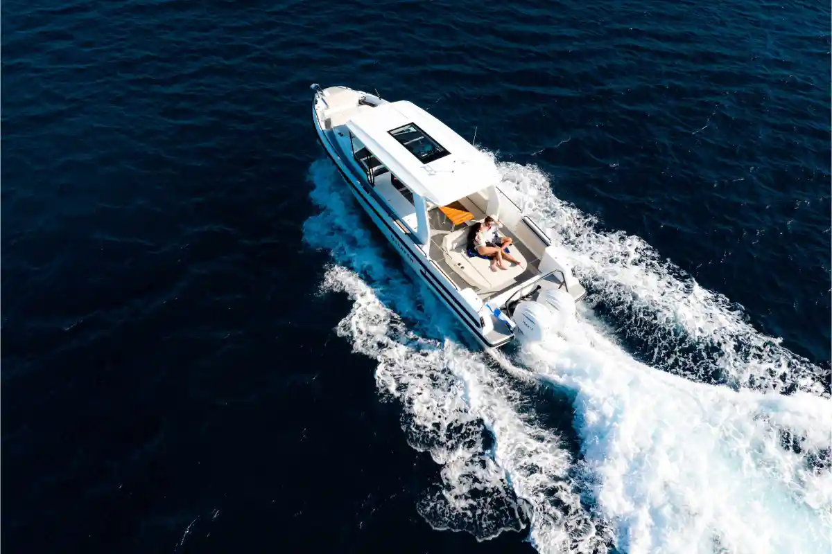 quarken-35-grand-tourer-overhead-shot