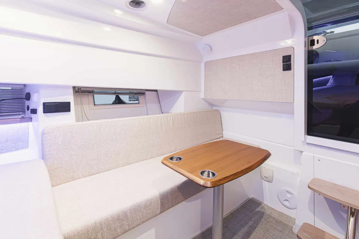 quarken-35-sport-tourer-forward-cabin-lounge