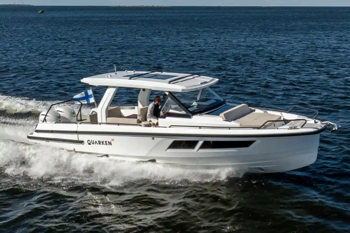 quarken-35-sport-tourer-running-toronto